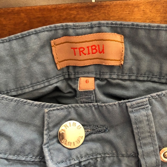 Tribli cuffed blue shorts, size small - Picture 2 of 3